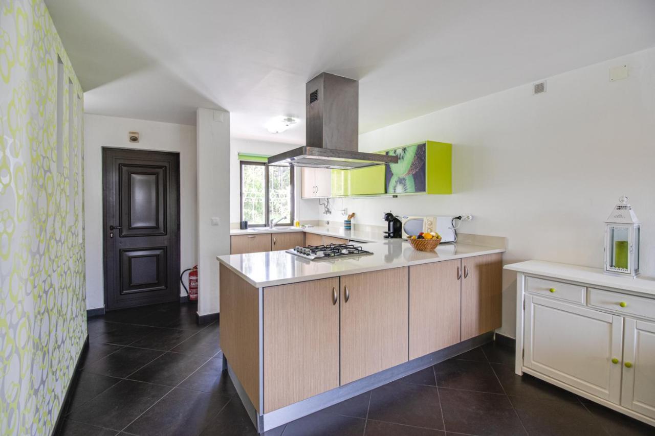 Seaside Retreat With Pool, Ac, And Fast Wi-Fi Διαμέρισμα Αλμπουφέιρα Εξωτερικό φωτογραφία