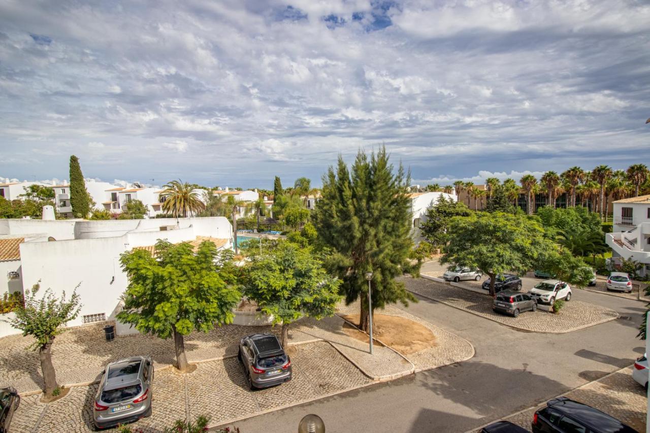 Seaside Retreat With Pool, Ac, And Fast Wi-Fi Διαμέρισμα Αλμπουφέιρα Εξωτερικό φωτογραφία