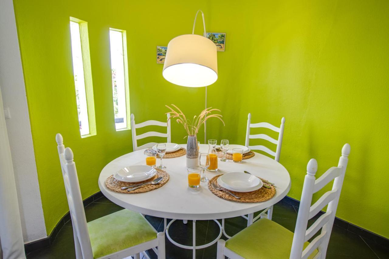 Seaside Retreat With Pool, Ac, And Fast Wi-Fi Διαμέρισμα Αλμπουφέιρα Εξωτερικό φωτογραφία