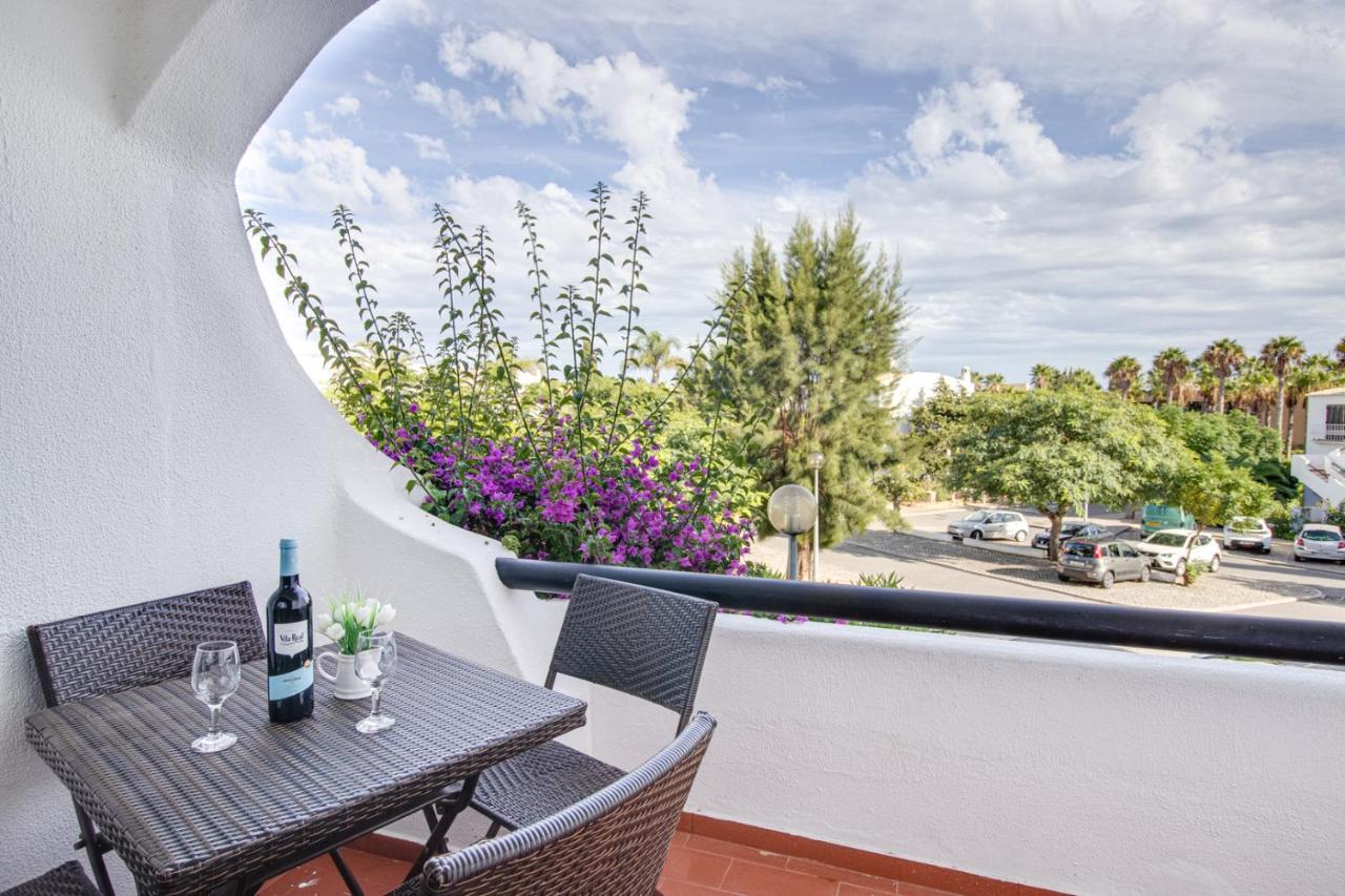 Seaside Retreat With Pool, Ac, And Fast Wi-Fi Διαμέρισμα Αλμπουφέιρα Εξωτερικό φωτογραφία